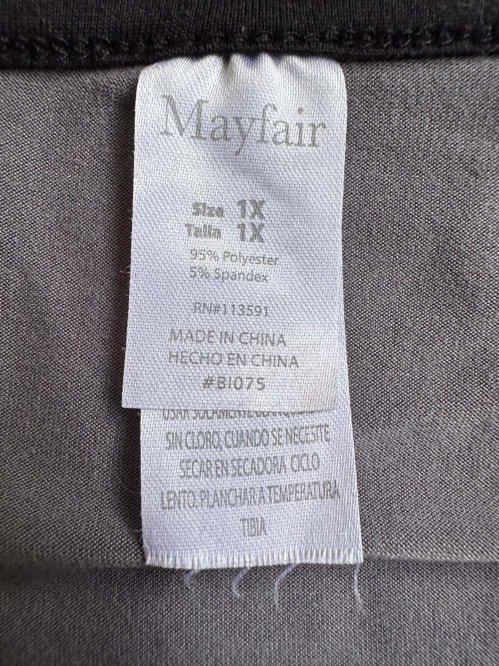 Mayfair Women's Soft V-Neck Pajama Set Gray Black Floral Size 1X EUC - Picture 4 of 4